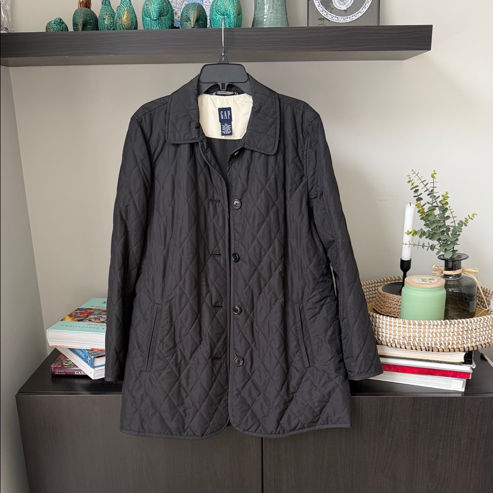 GAP Quilted Coat in Color Black and Size 10